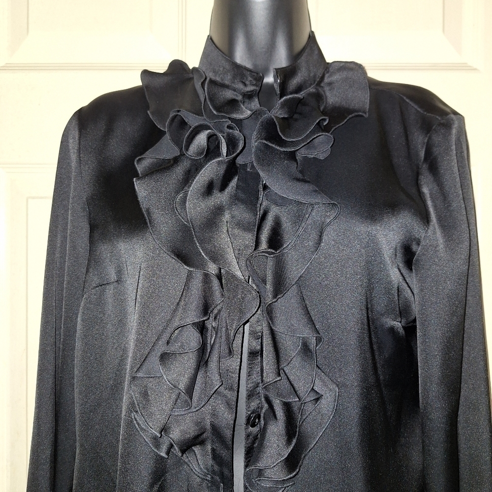 Kasper button down blouse with ruffles small - Picture 2 of 6